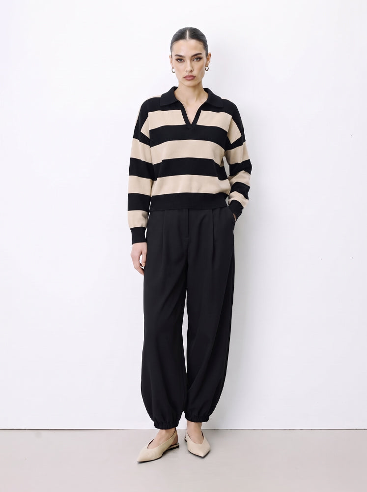 Maglia polo a righe scollo a V