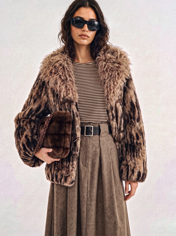 Giacca in ecopelliccia maxi collo Mogolia