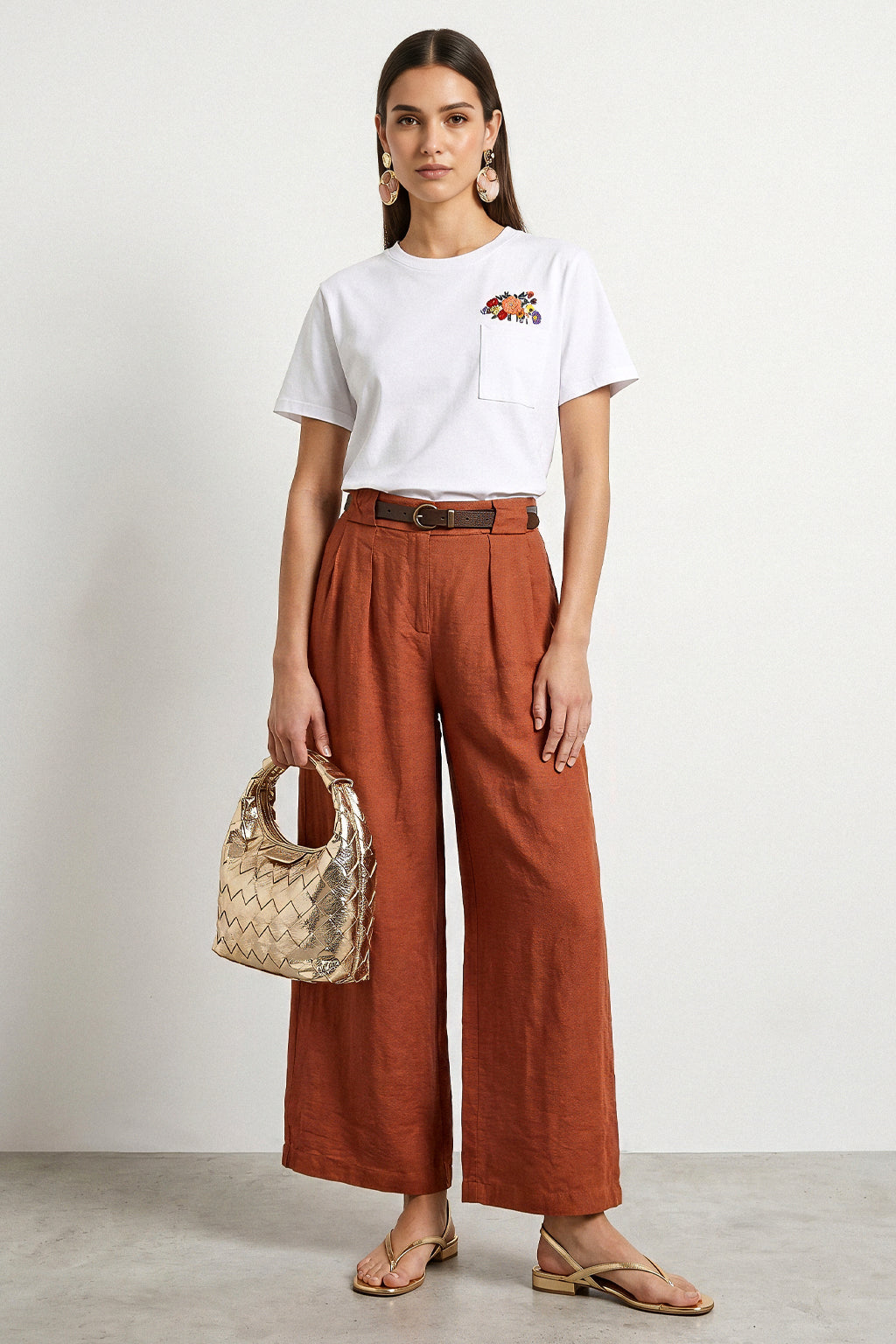 T-shirt con tachino e ricamo