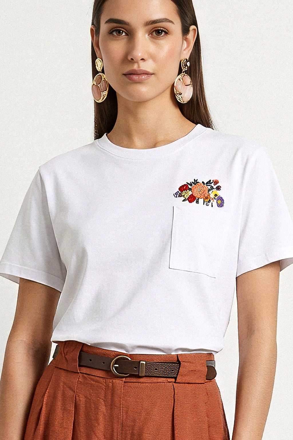 T-shirt con tachino e ricamo