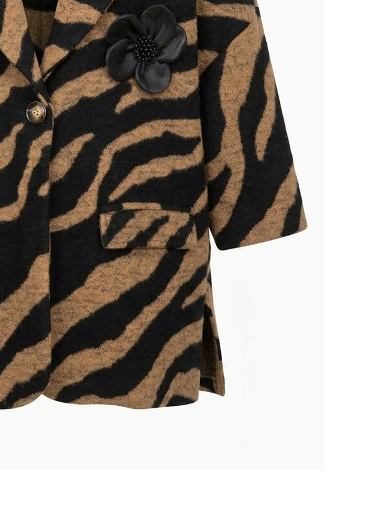 Cappotto over animalier con applicazione