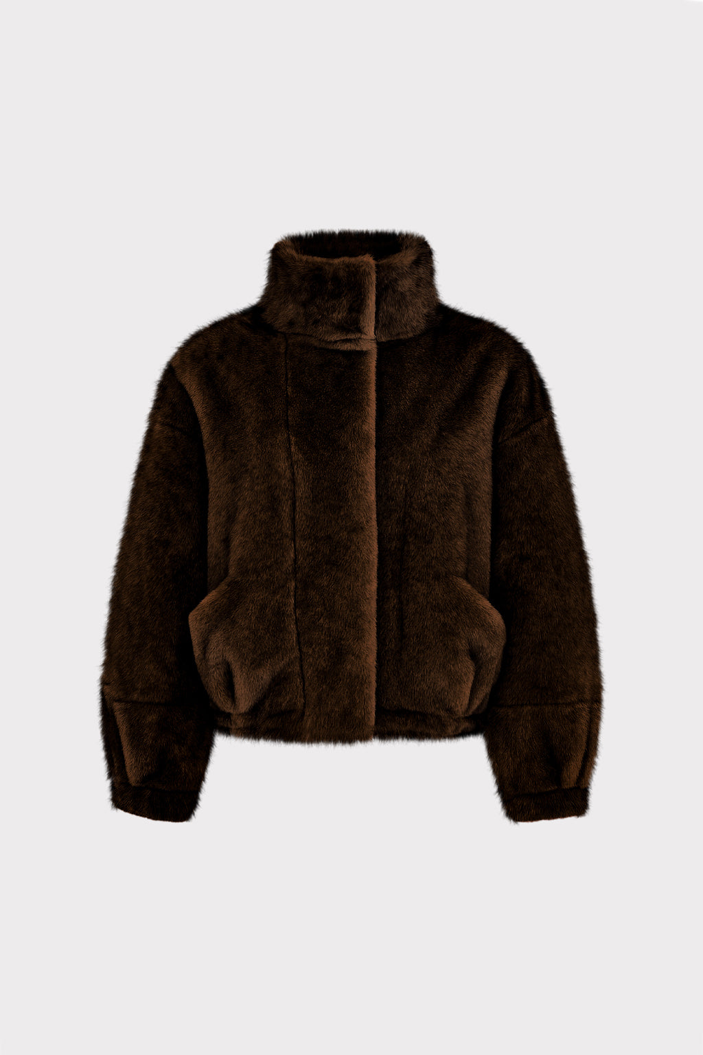 Giacca corta in eco-pelliccia con tasche