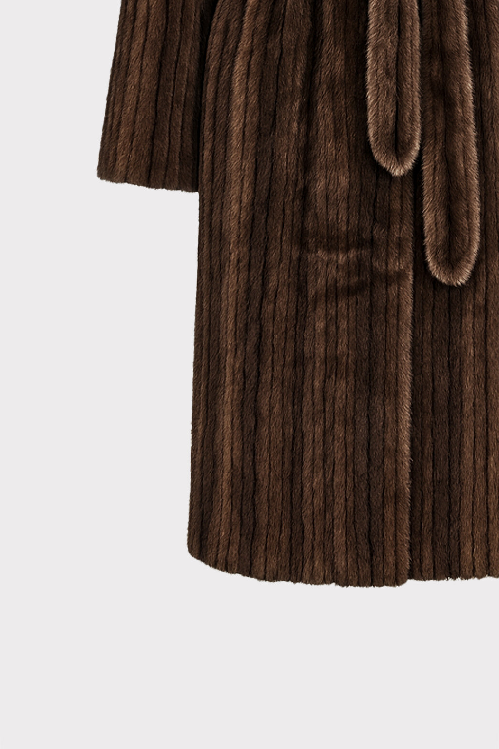 Cappotto lungo in eco-pelliccia con cintura