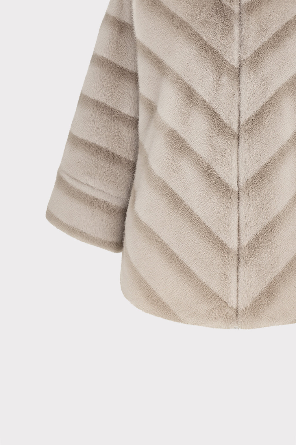 Cappotto con cappuccio in eco-pelliccia