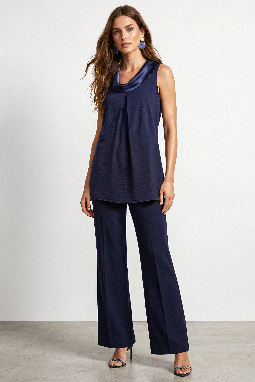 Top smanicato scollo fluido