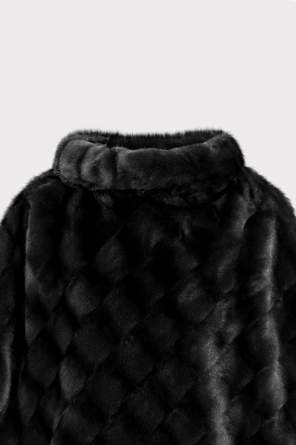 Mantella in eco-pelliccia