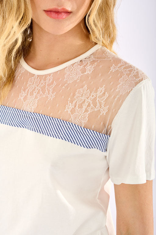 T-shirt dettaglio pizzo e riga