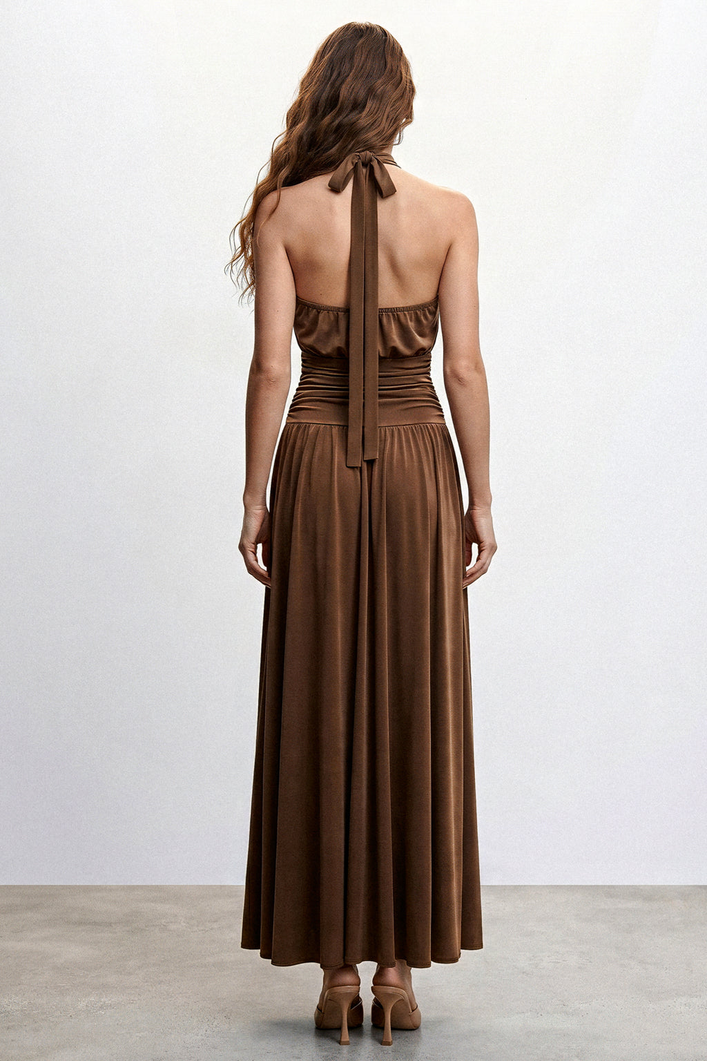Abito scollo halter