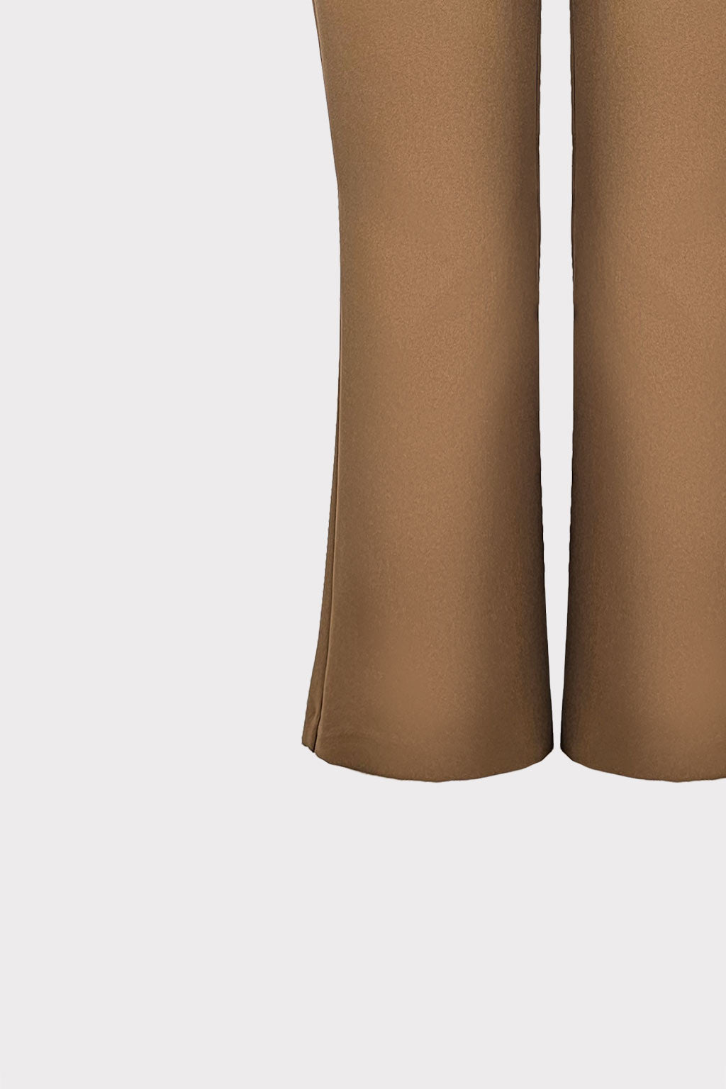 Pantalone a zampa con frisi