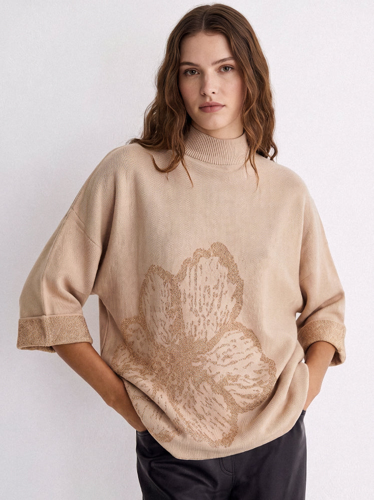 Maglia boxy con macro fiore