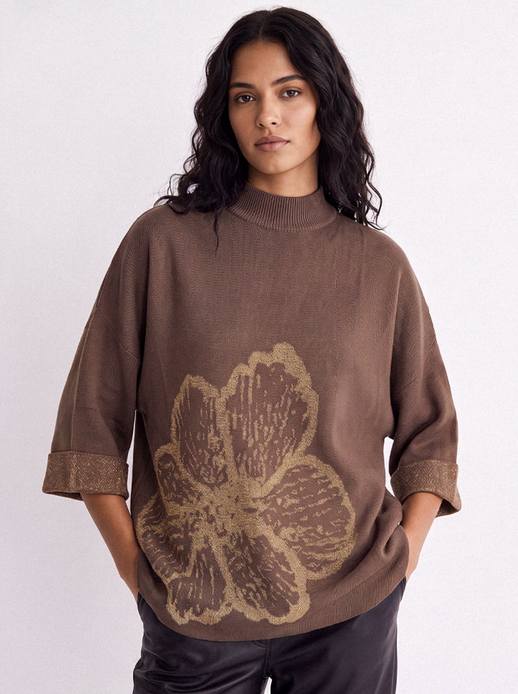 Maglia boxy con macro fiore