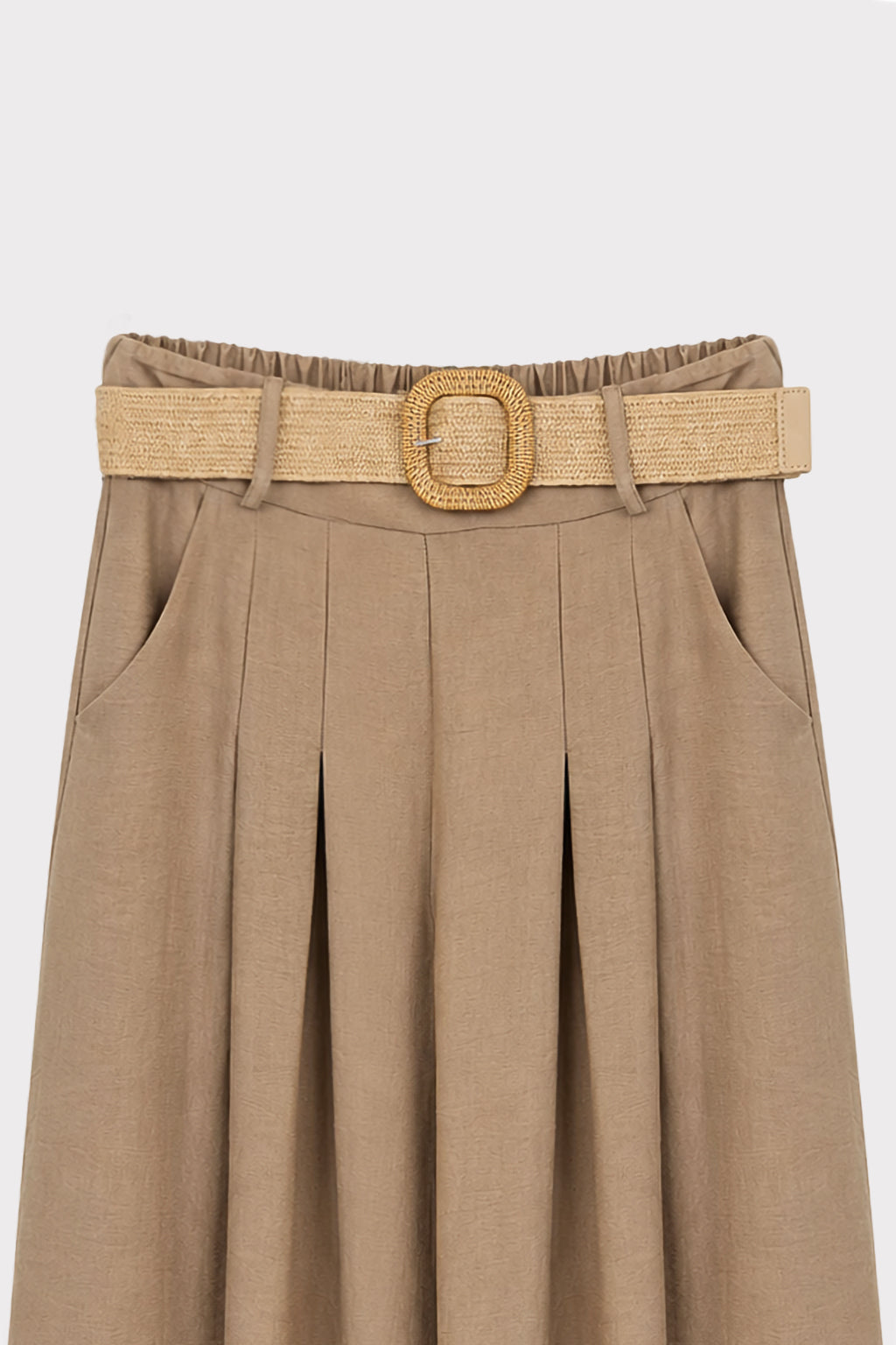 Pantaloni ampi con cintura