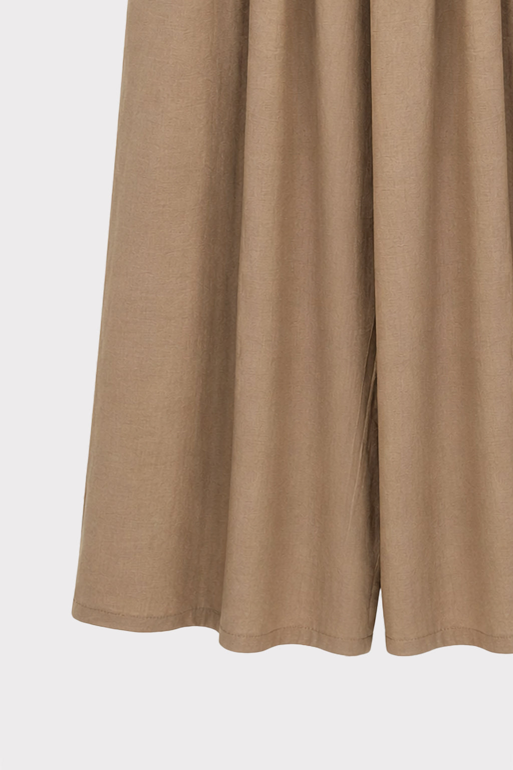 Pantaloni ampi con cintura