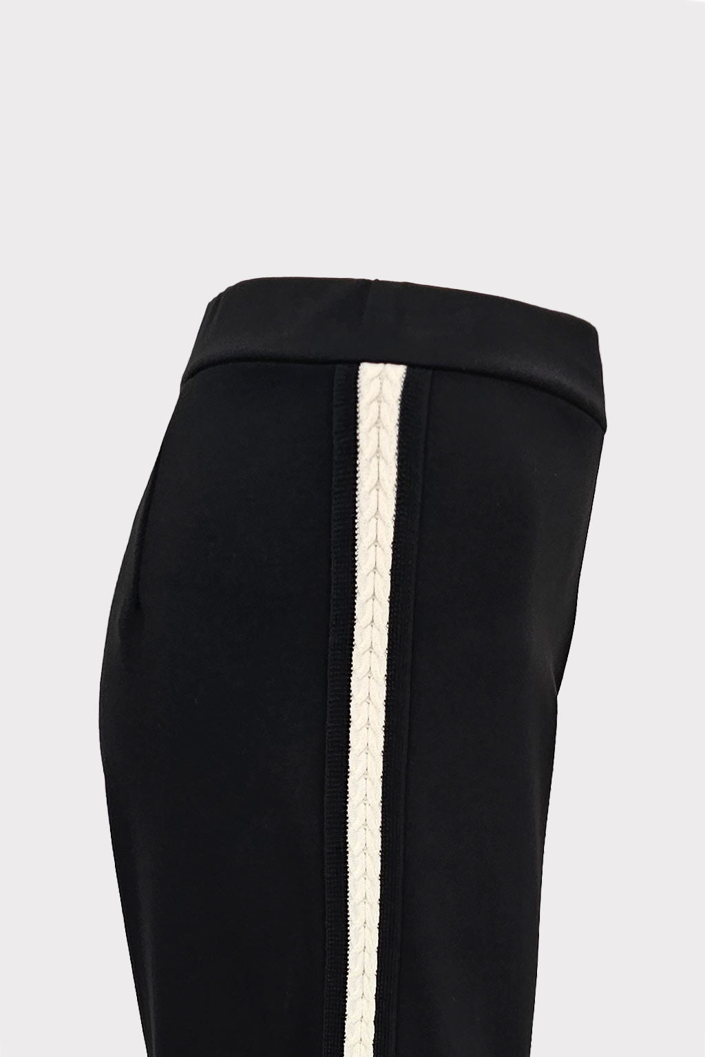 Pantalone con banda passamaneria