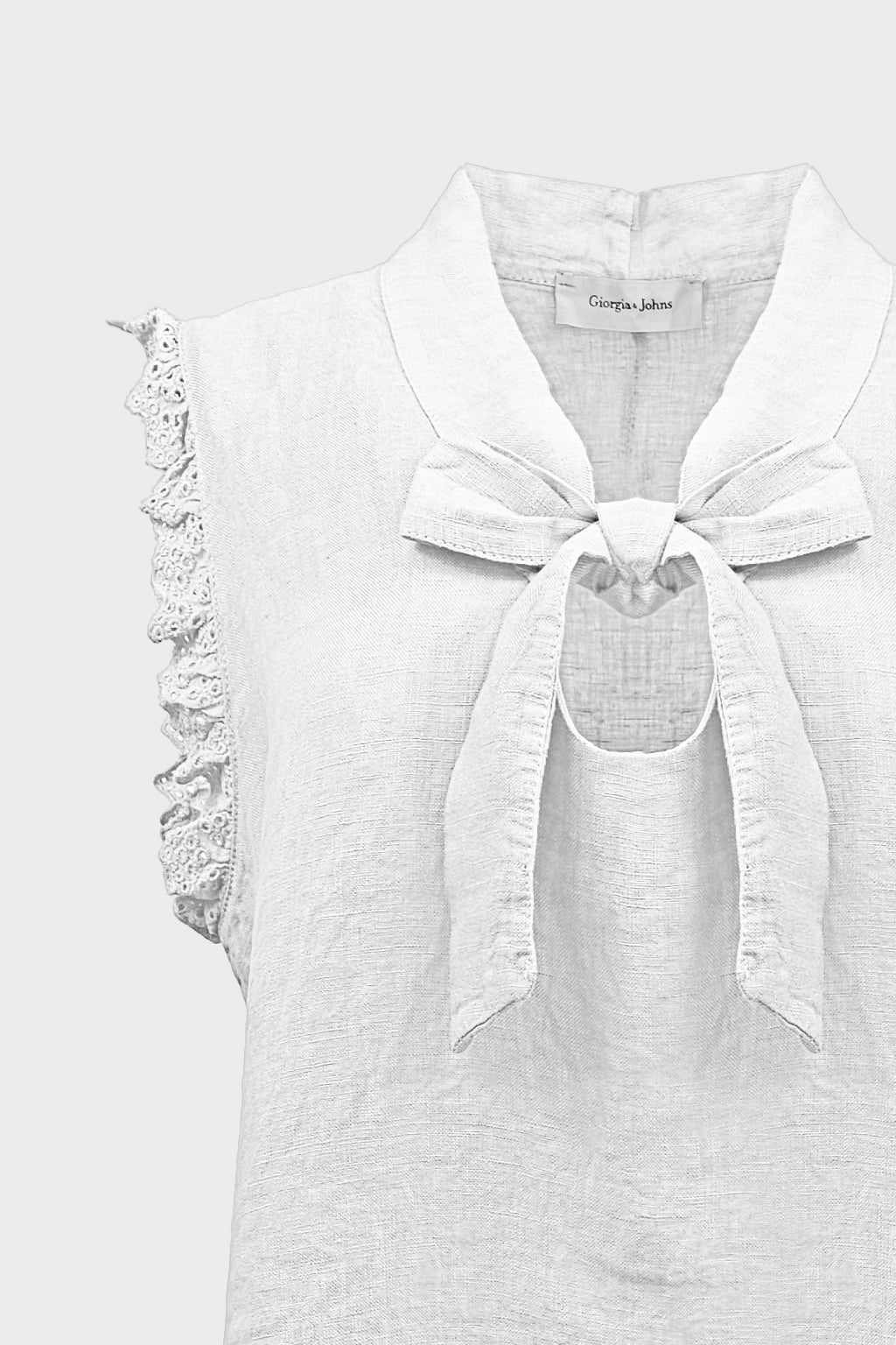 Top lino con pizzo