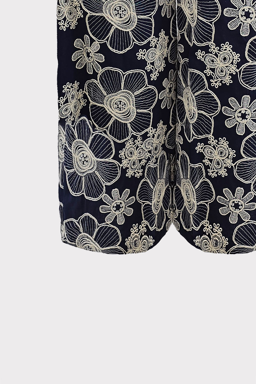 Pantalone con ricami