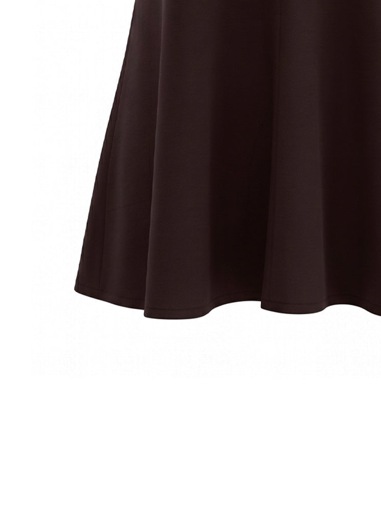 Top smanicato con dettaglio nodo