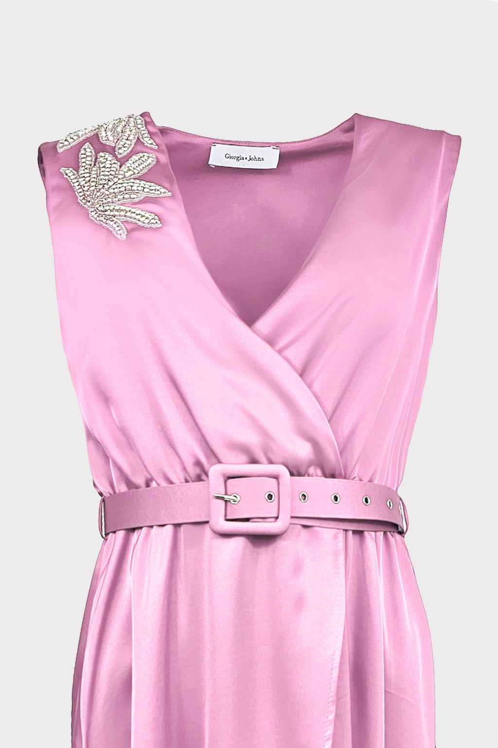 Abito raso con accessorio spalle
