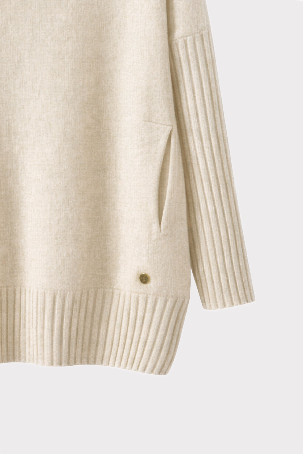 Pullover lungo collo morbido
