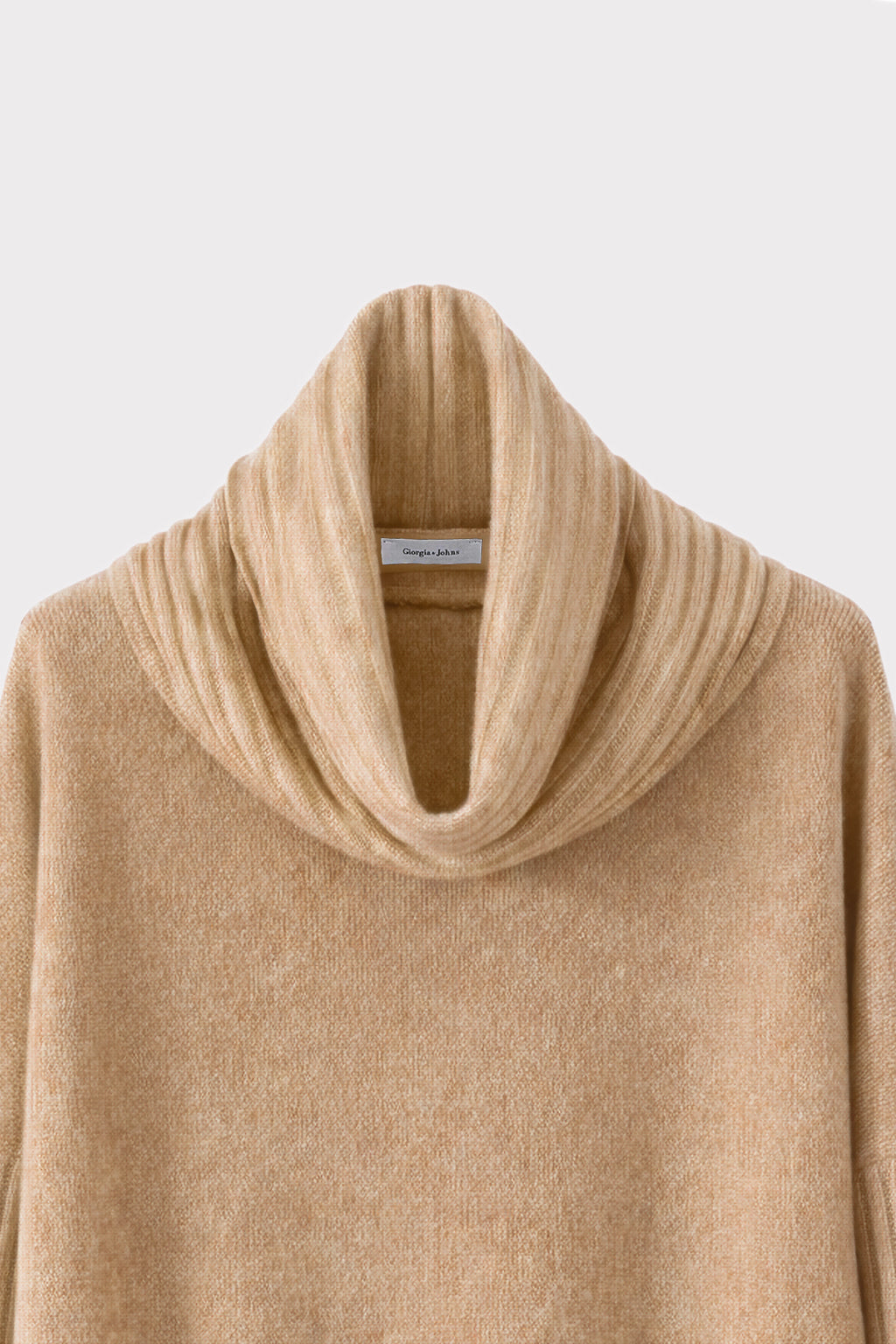 Pullover lungo collo morbido