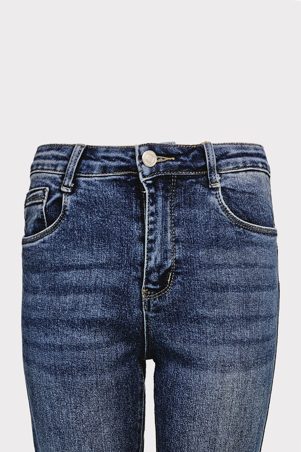 Jeans basic lavaggio sabbiato