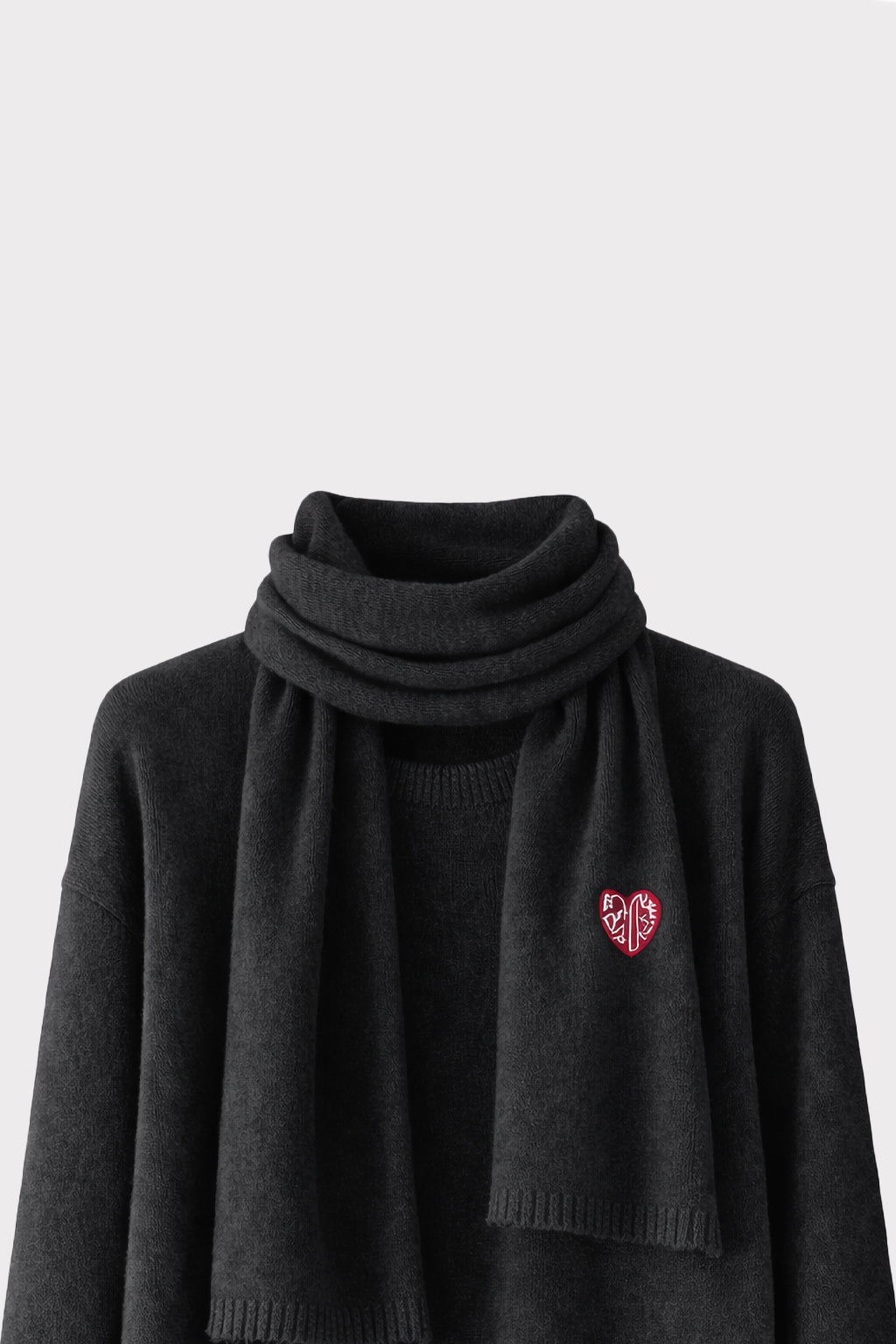 Pullover con sciarpa
