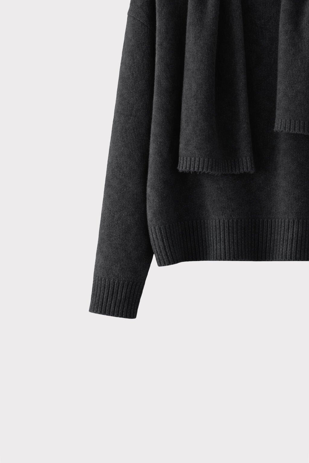 Pullover con sciarpa