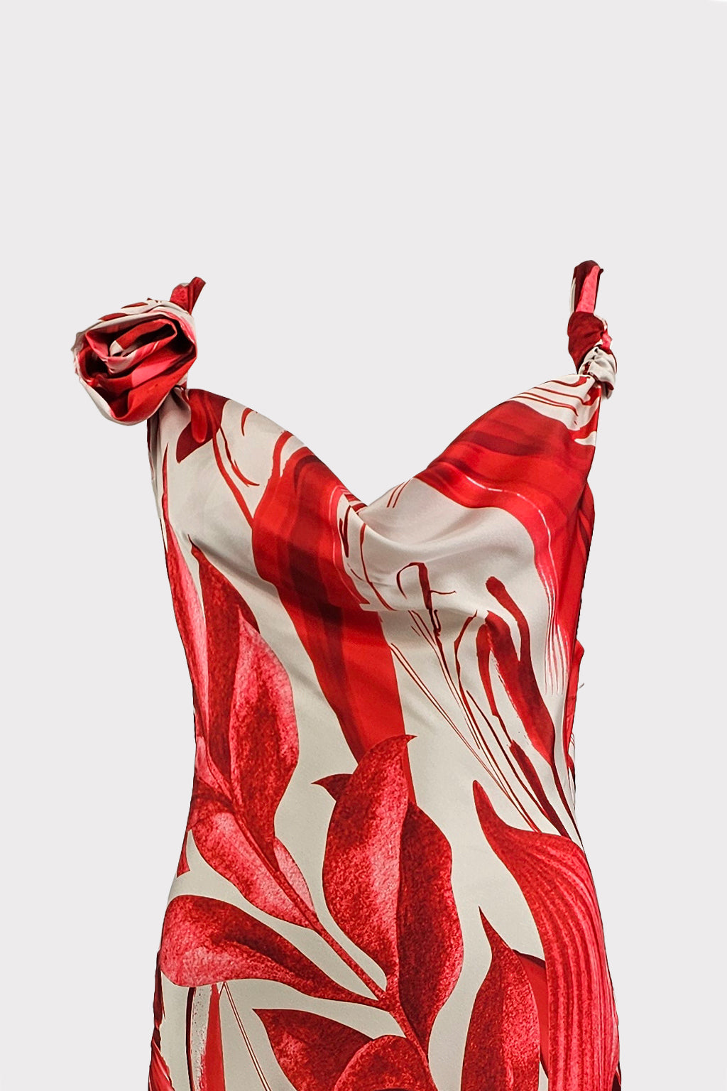 Abito scollo sciallato con fiore