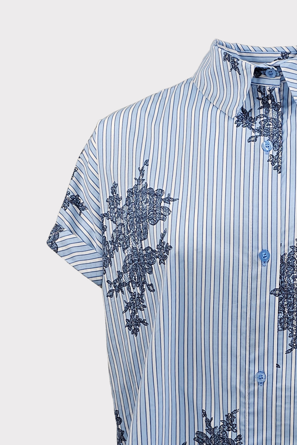 Camicia riga effetto ricamo