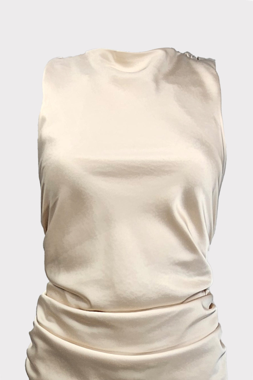 Abito con cut out