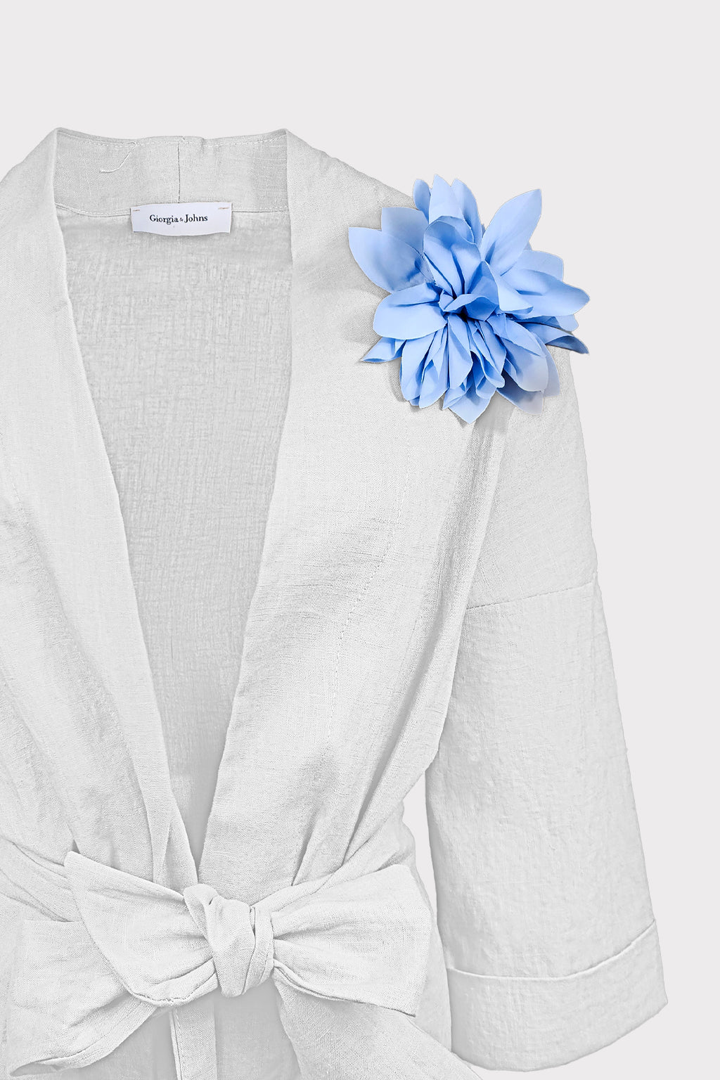 Kimono con spilla