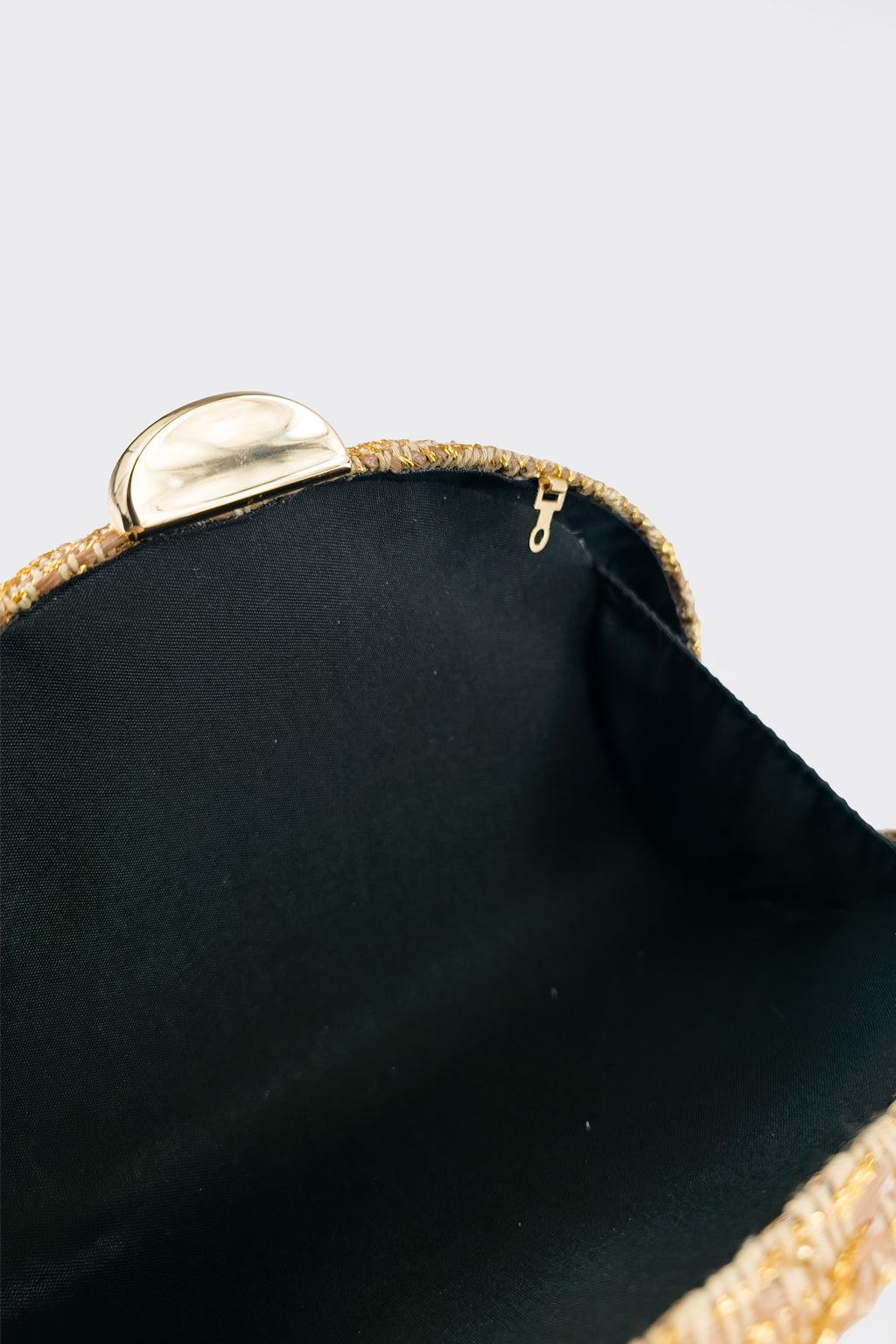 Clutch chiusura metallica