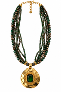 Collana multifilo con medaglione