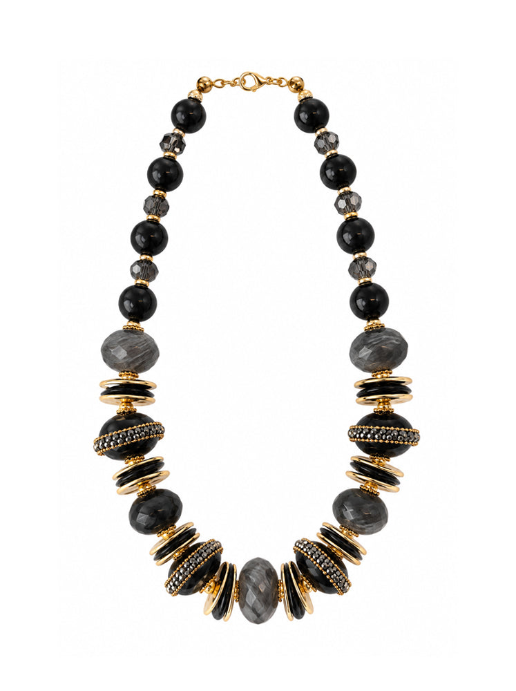 Collana con sfere e dettagli luminosi