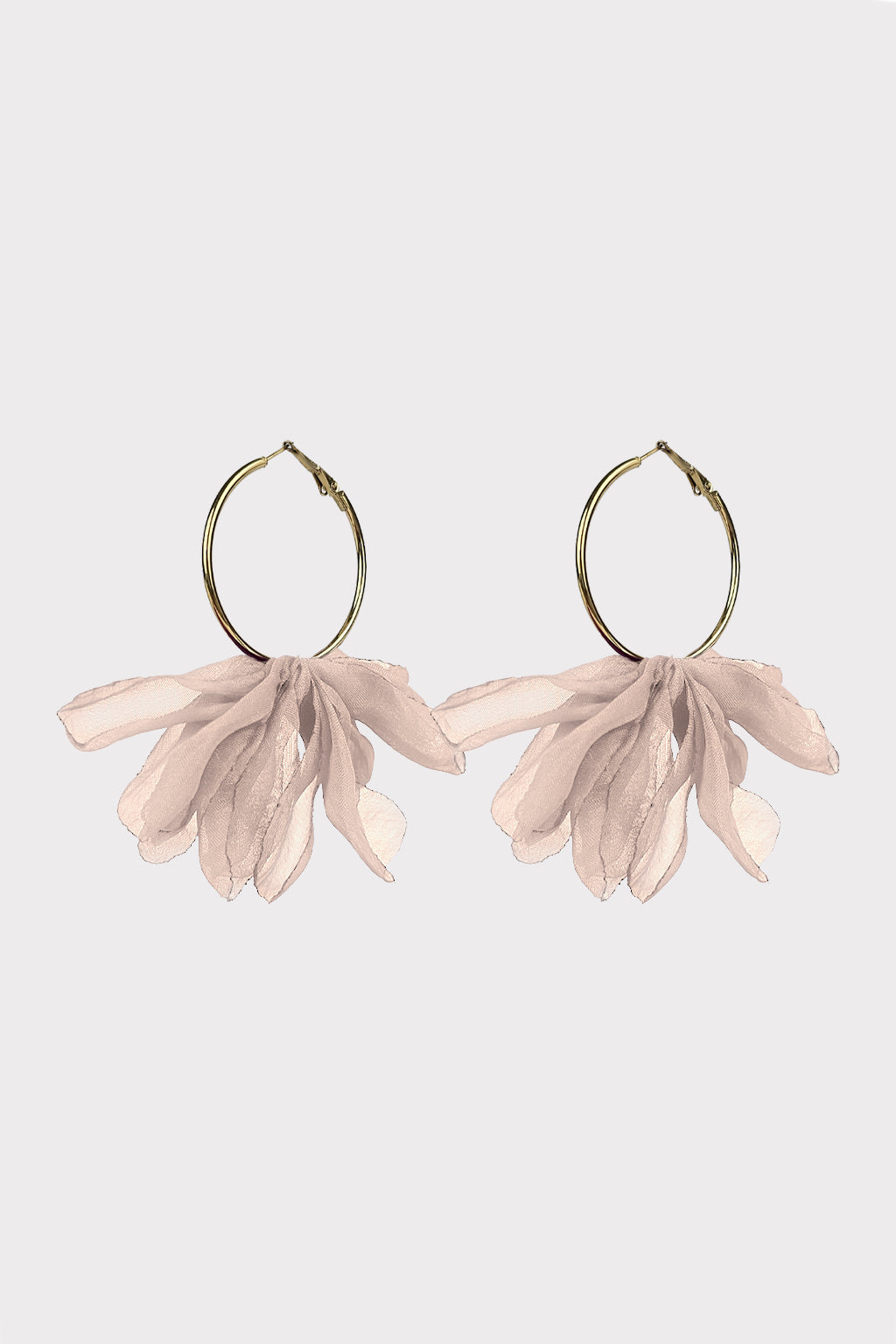 Orecchini cerchio e tulle